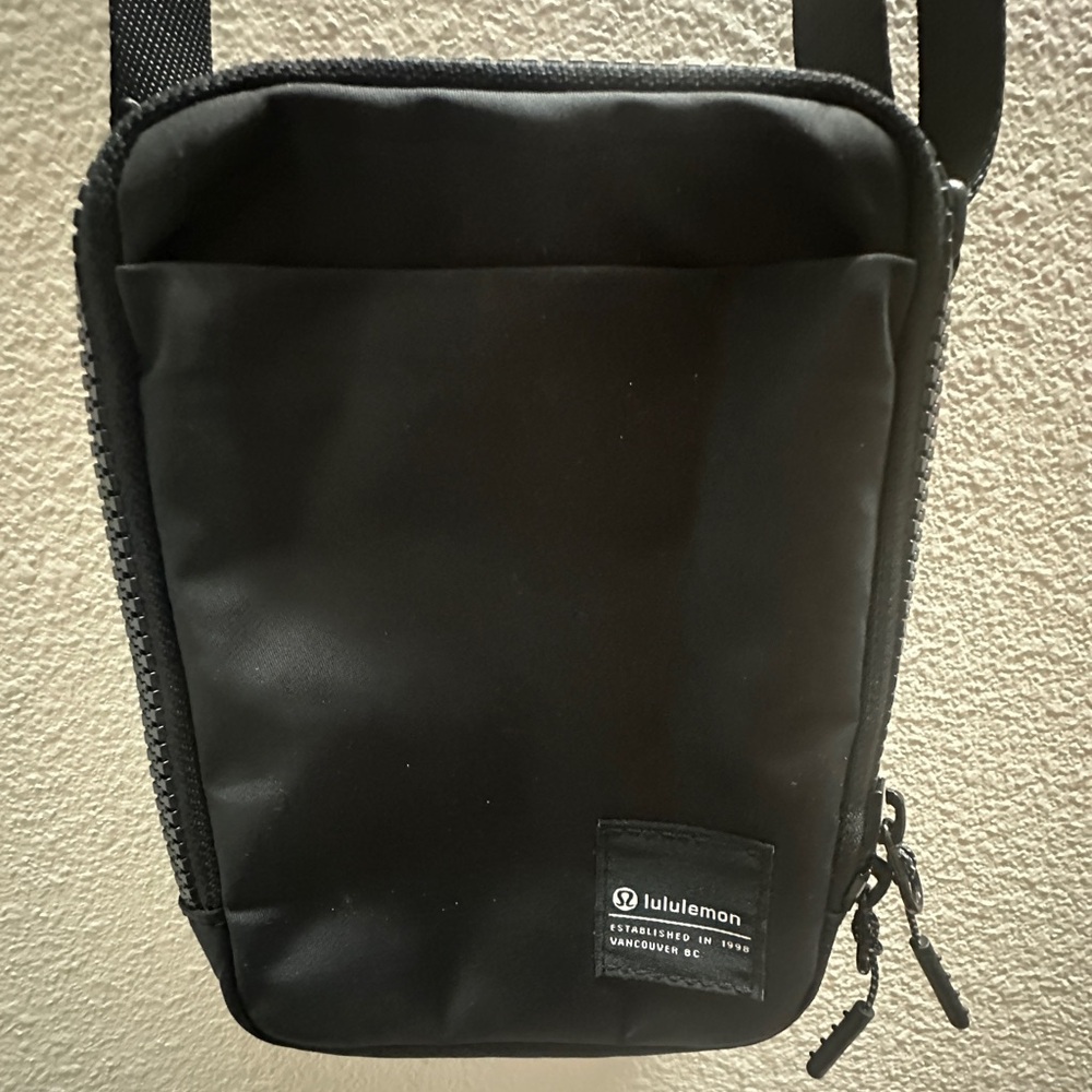lululemon athletica Black Belt Bag Unisex